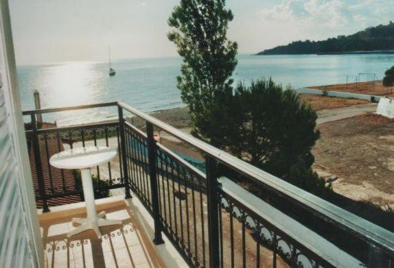 Poros House Hotel Eksteriør bilde